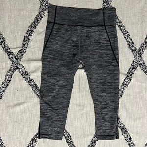 Athleizure size S/M Capri leggings